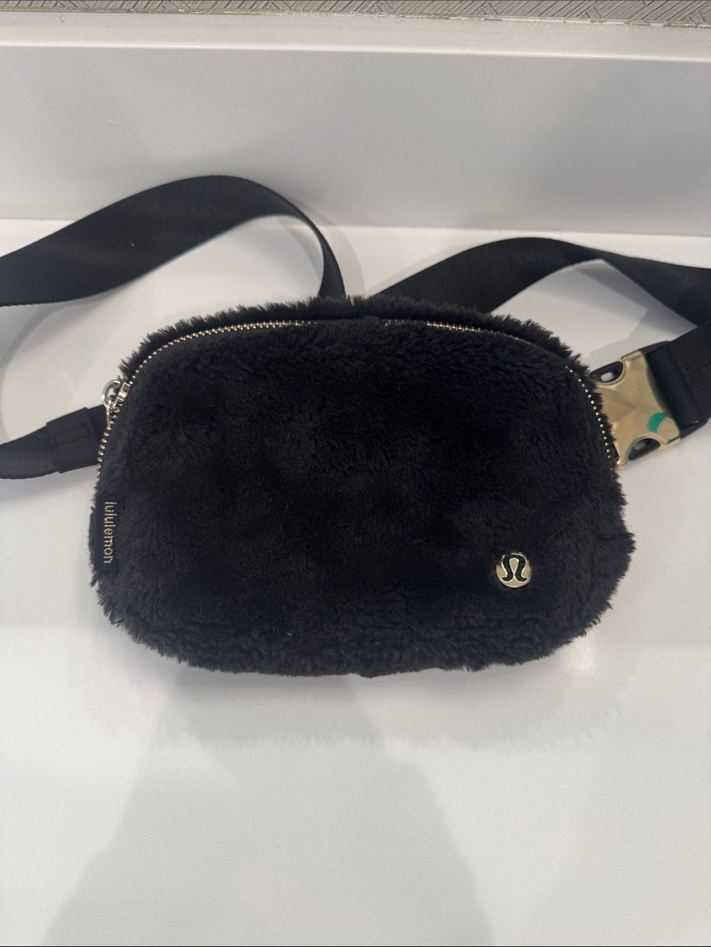 Lululemon Everywhere FLEECE Belt Bag - Black - Black Sherpa